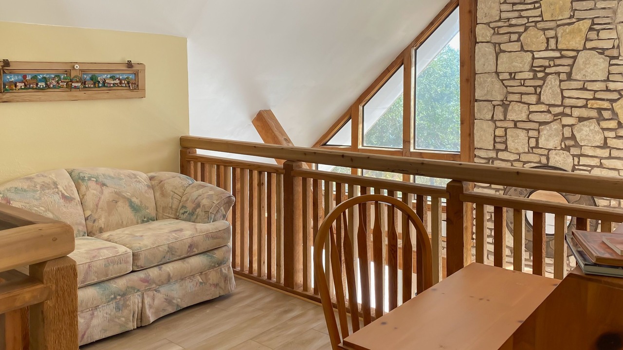 Photo of Livingroom in Buchanan Dam