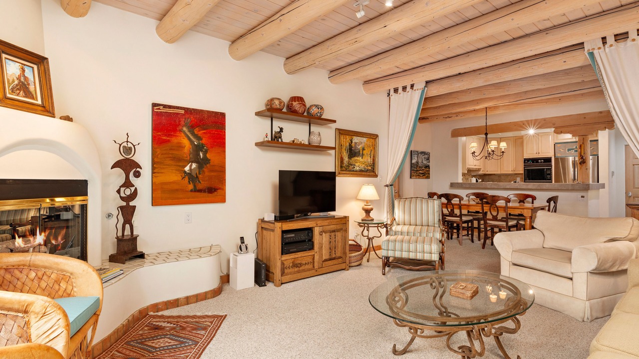 Photo of Livingroom in Quail Run