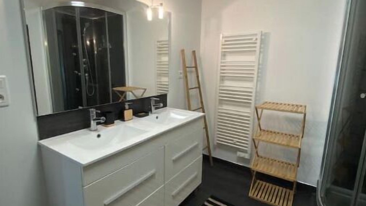 Photo of Bathroom in Ducey