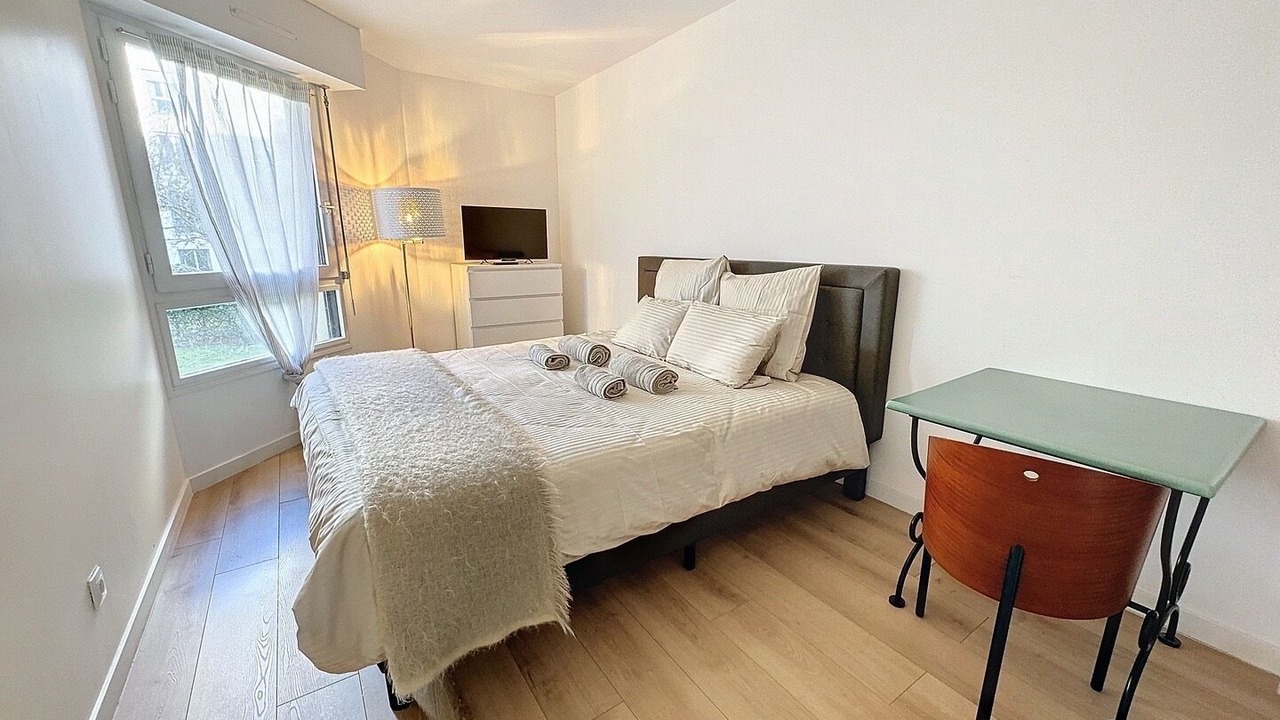 Photo of Bedroom in Le Chesnay