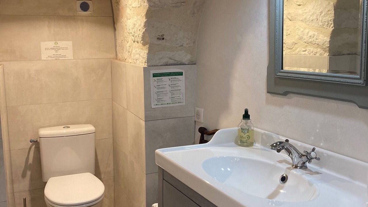Photo of Bathroom in Montcuq