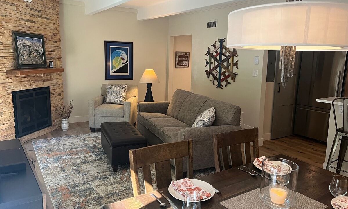 Photo of Livingroom in Oakville