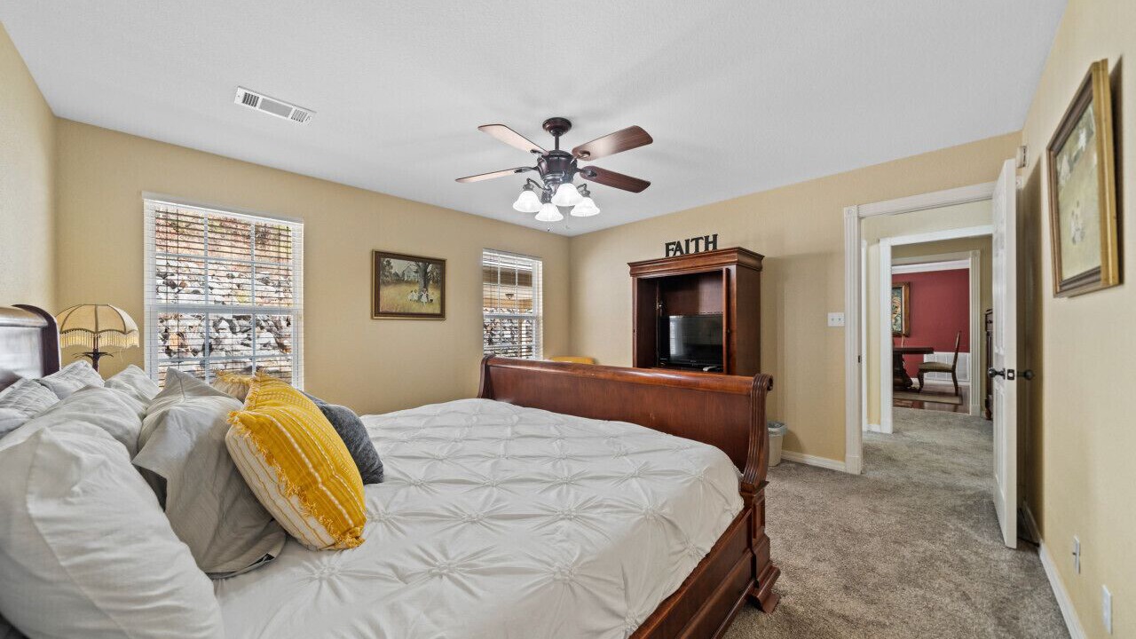 Photo of Bedroom in Russellville