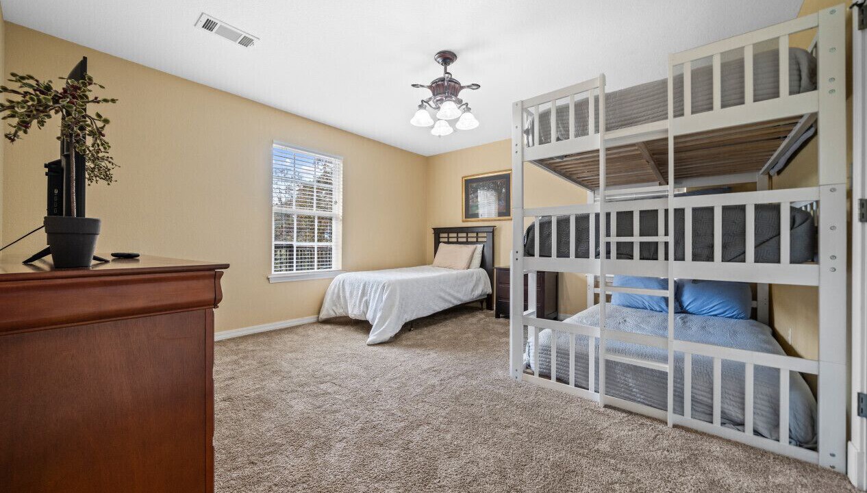 Photo of Bedroom in Russellville