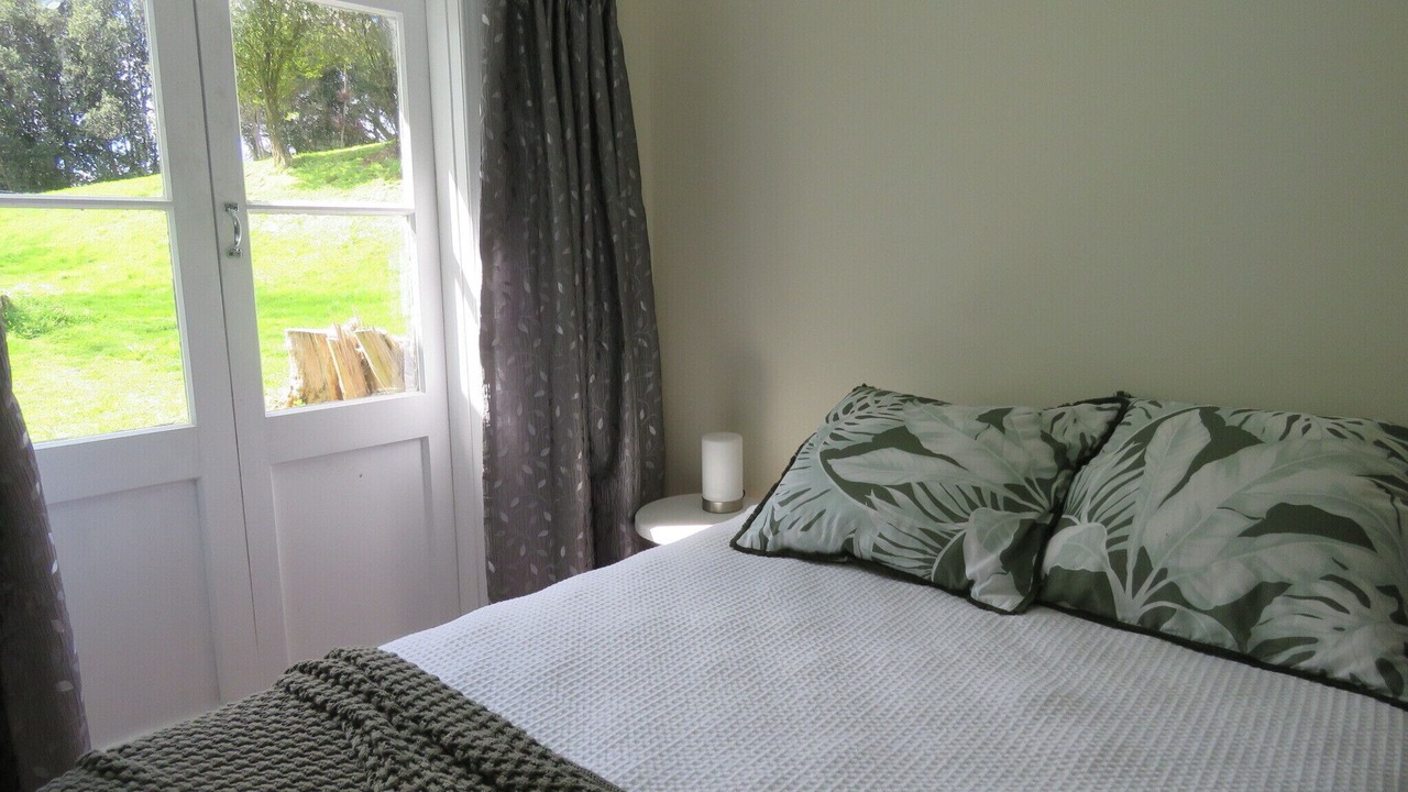 Photo of Bedroom in Cable Bay