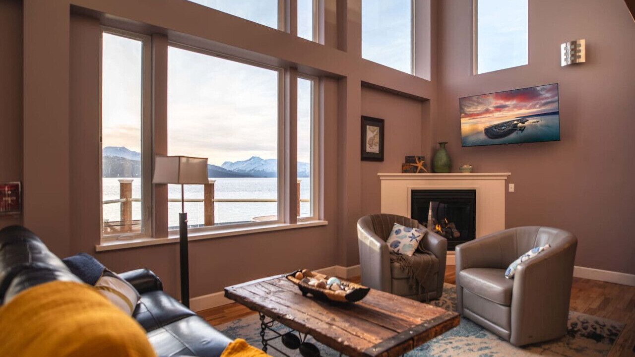Photo of Livingroom in Homer