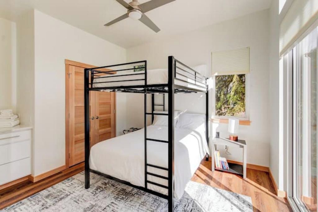 Photo of Bedroom in Randle