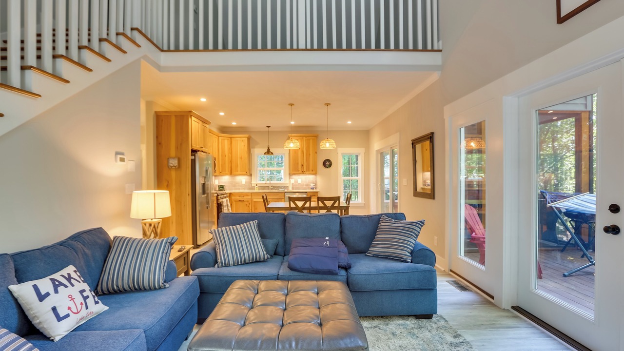 Photo of Livingroom in Manson