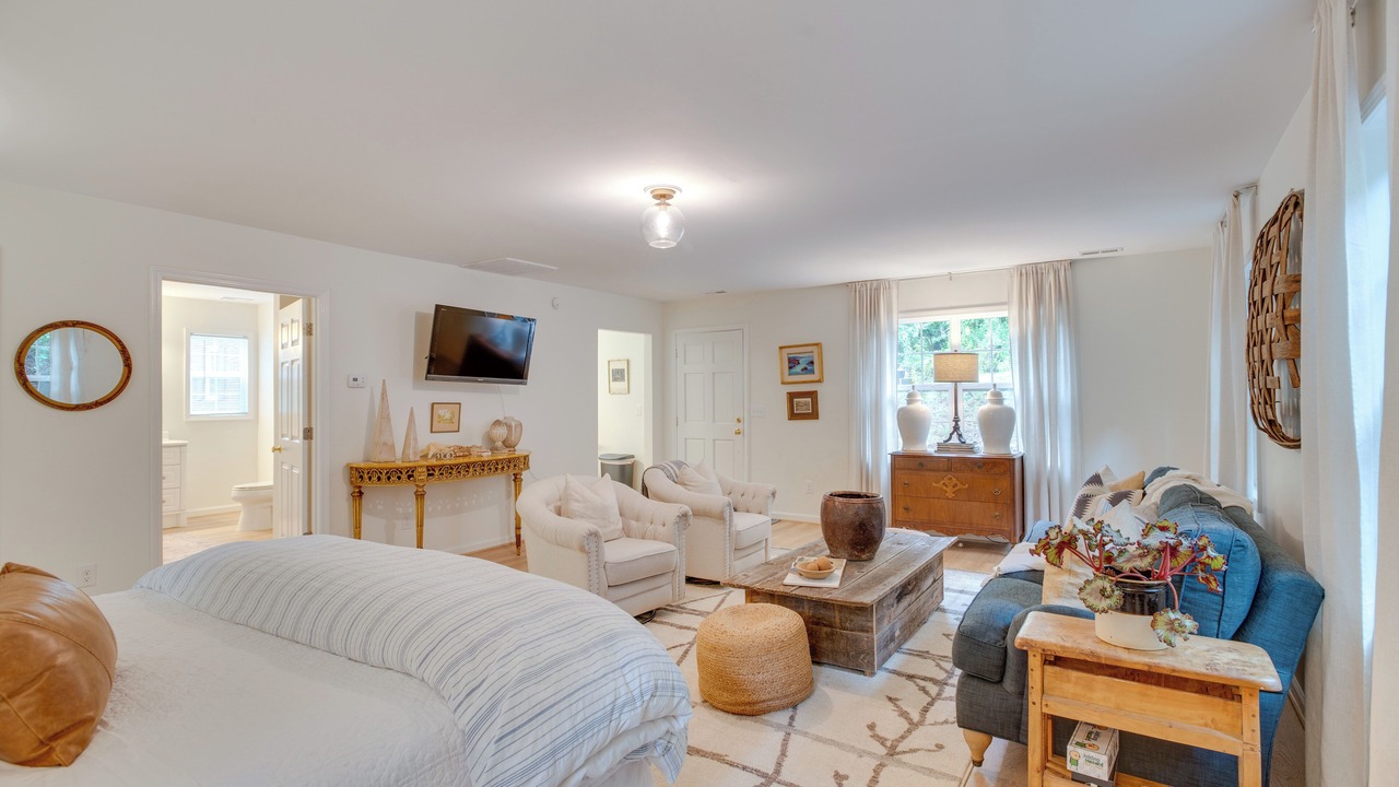Photo of Bedroom in Cave Spring