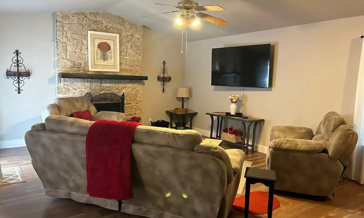 Photo of Livingroom in Broken Arrow