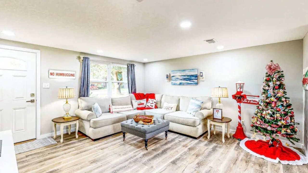 Photo of Livingroom in Pensacola Heights