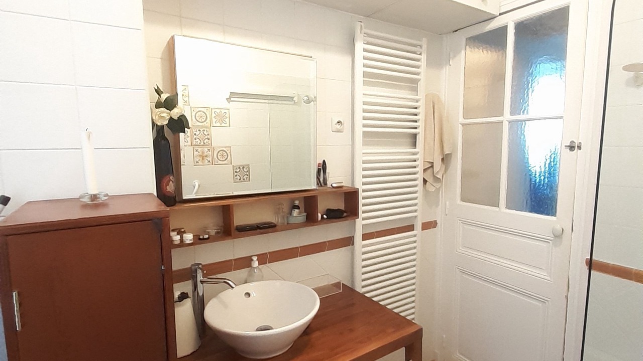 Photo of Bathroom in Quartier de la Salpetriere