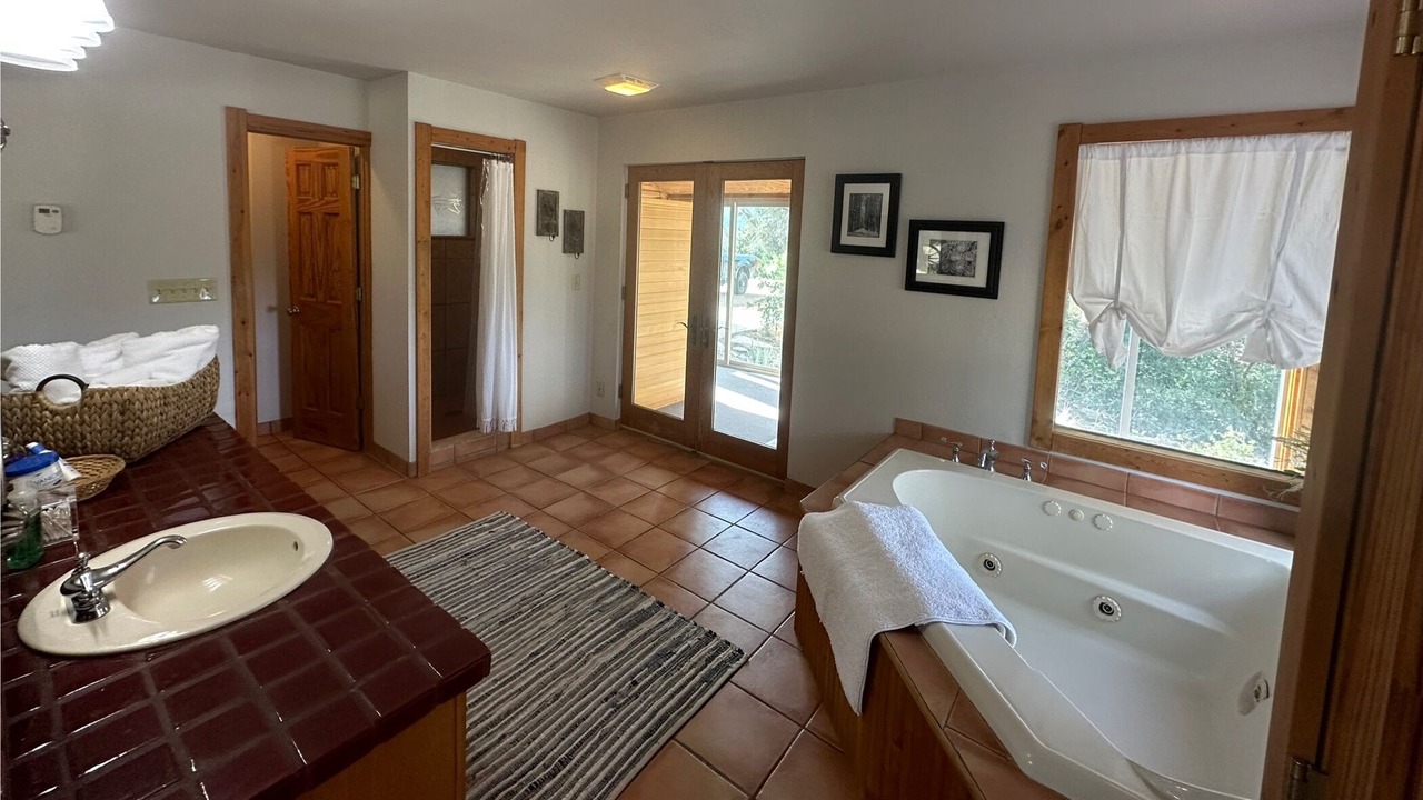 Photo of Bathroom in Hesperus