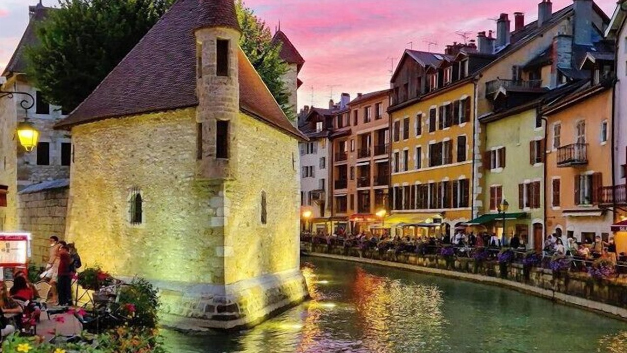 Photo of Others in Annecy