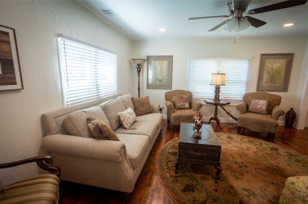 Photo of Livingroom in Russellville