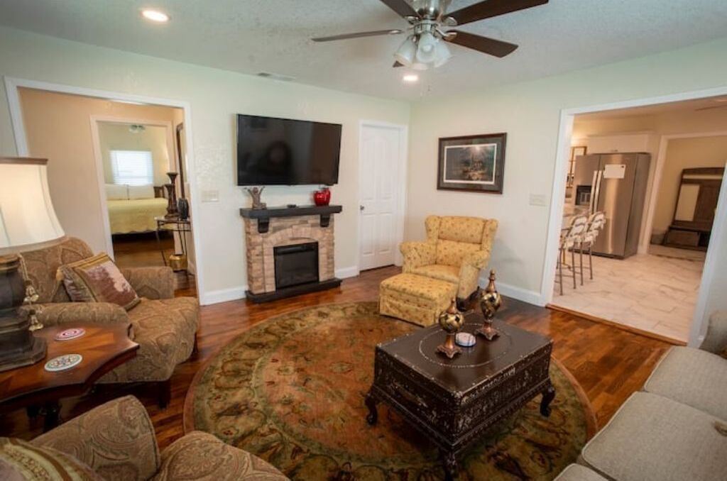 Photo of Livingroom in Russellville