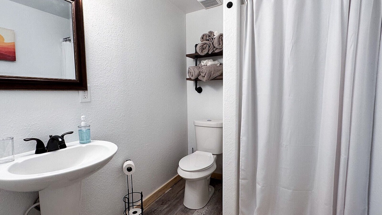 Photo of Bathroom in Buna