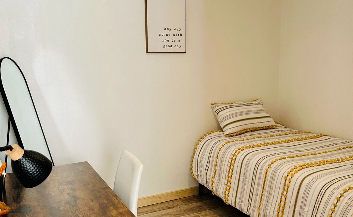 Photo of Bedroom in Buna