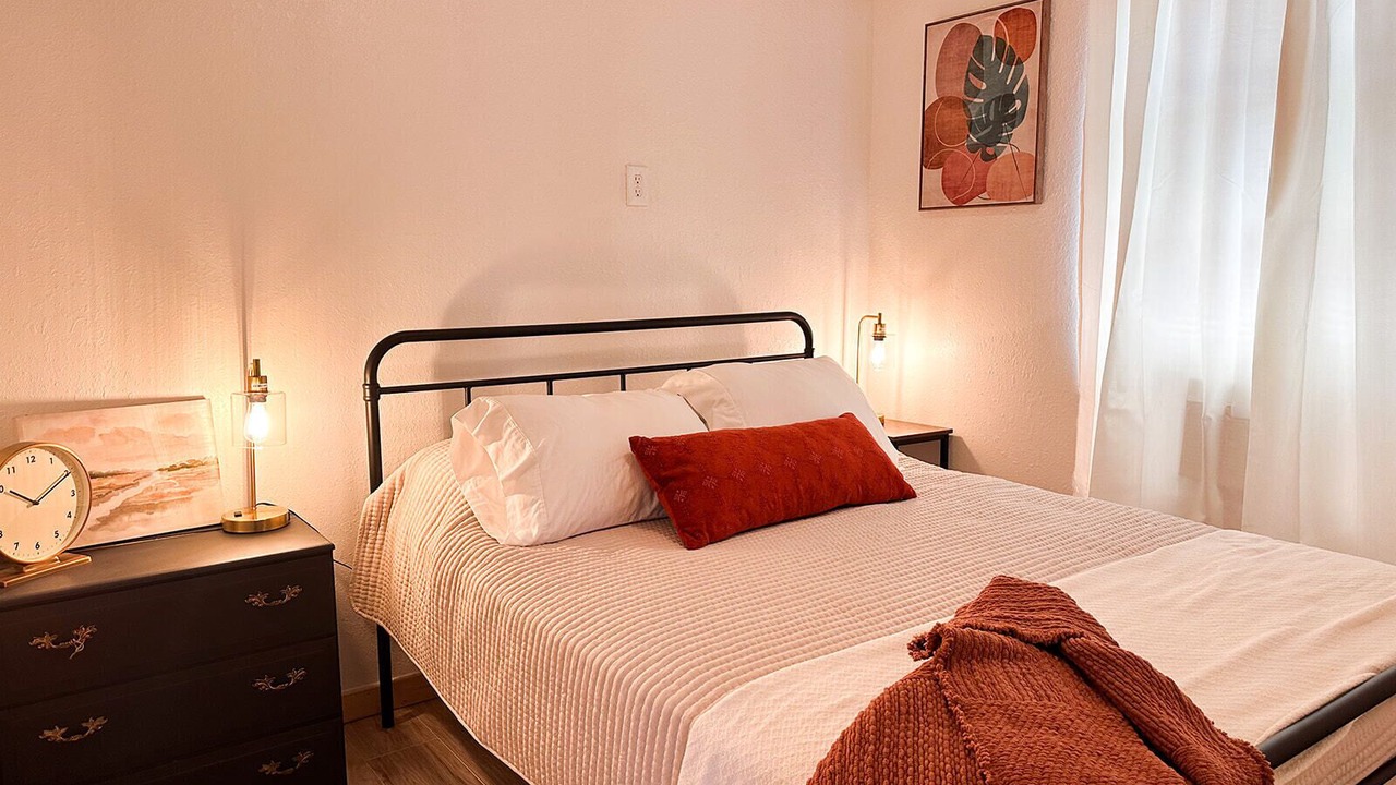 Photo of Bedroom in Buna