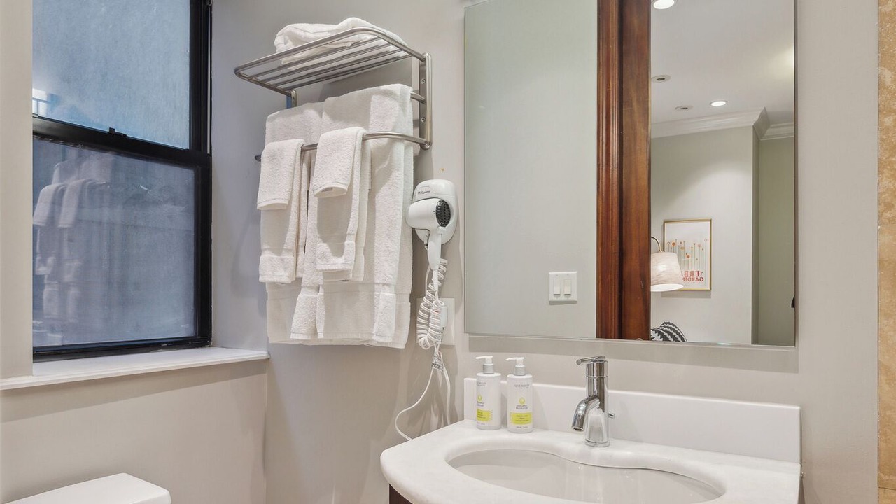 Photo of Bathroom in Streeterville