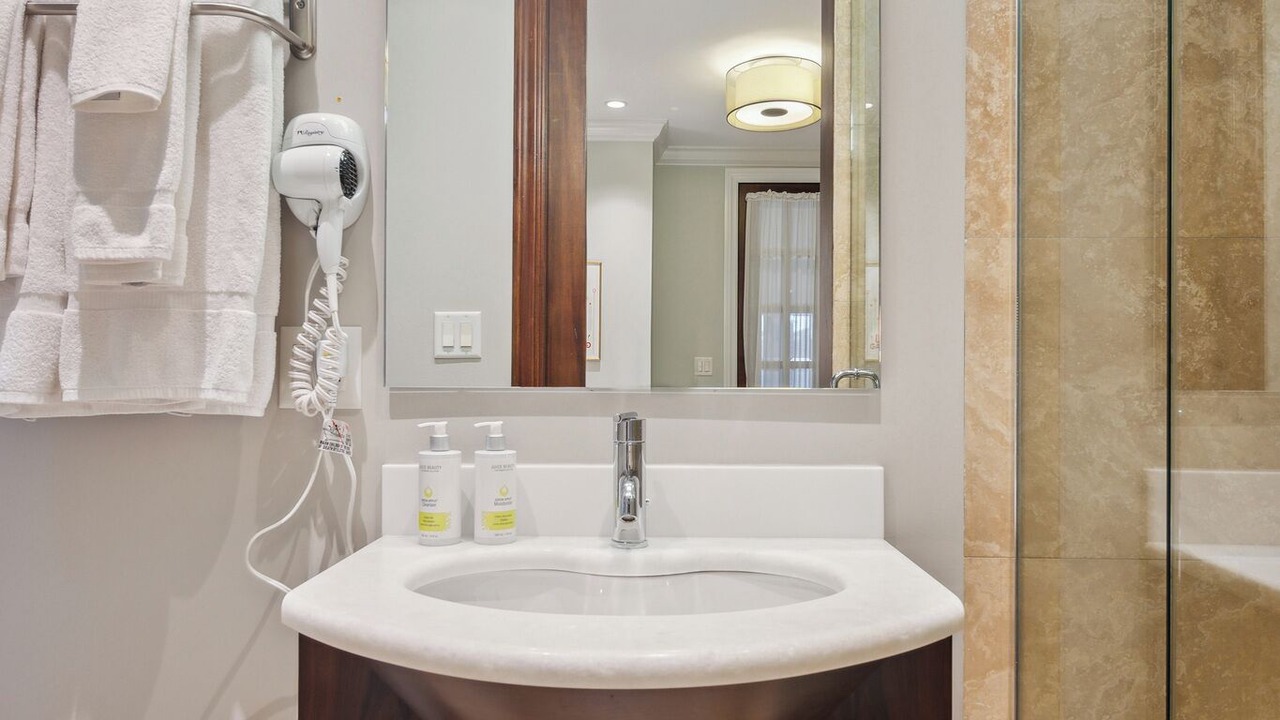 Photo of Bathroom in Streeterville