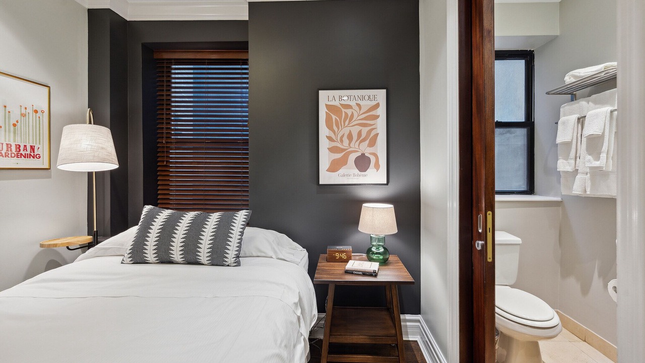 Photo of Bedroom in Streeterville