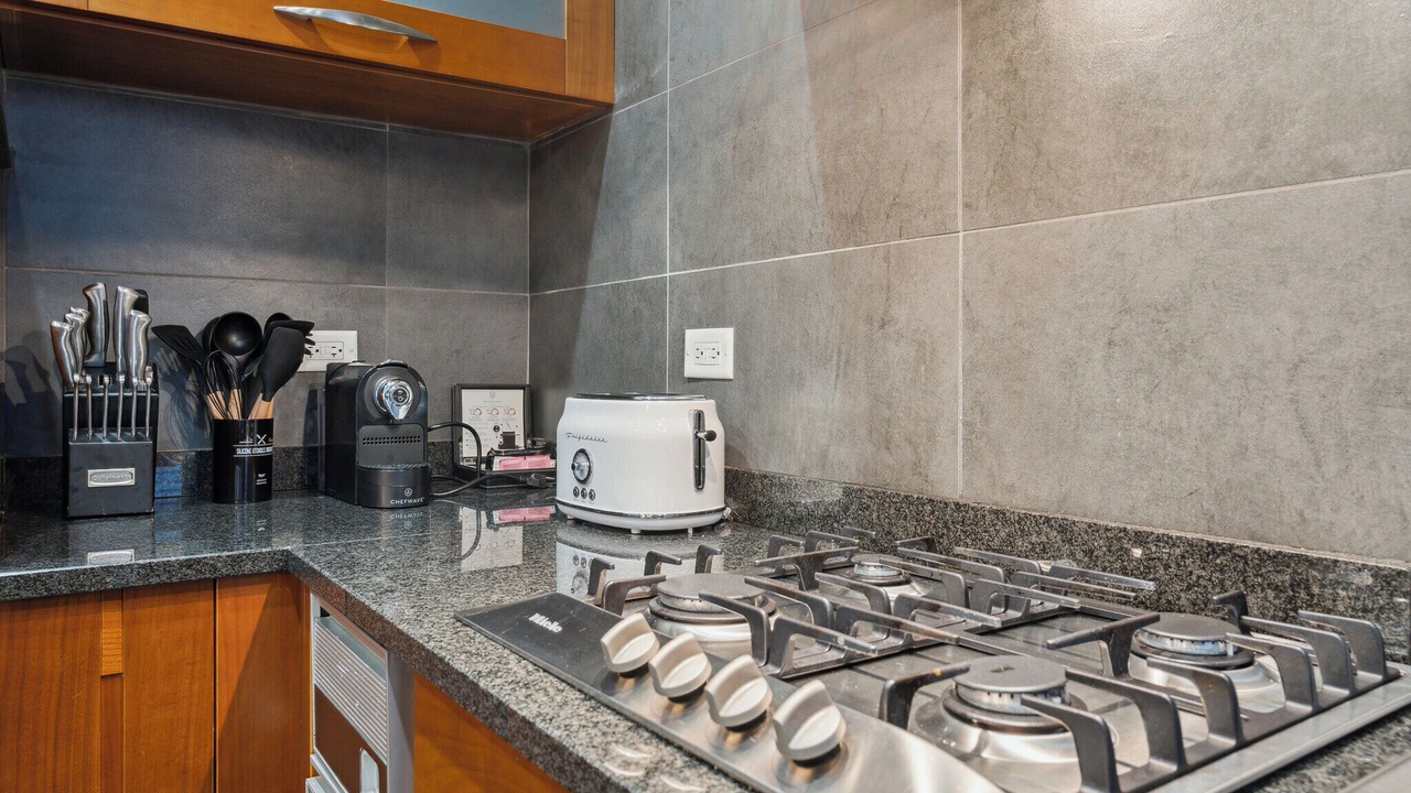 Photo of Kitchen in Streeterville