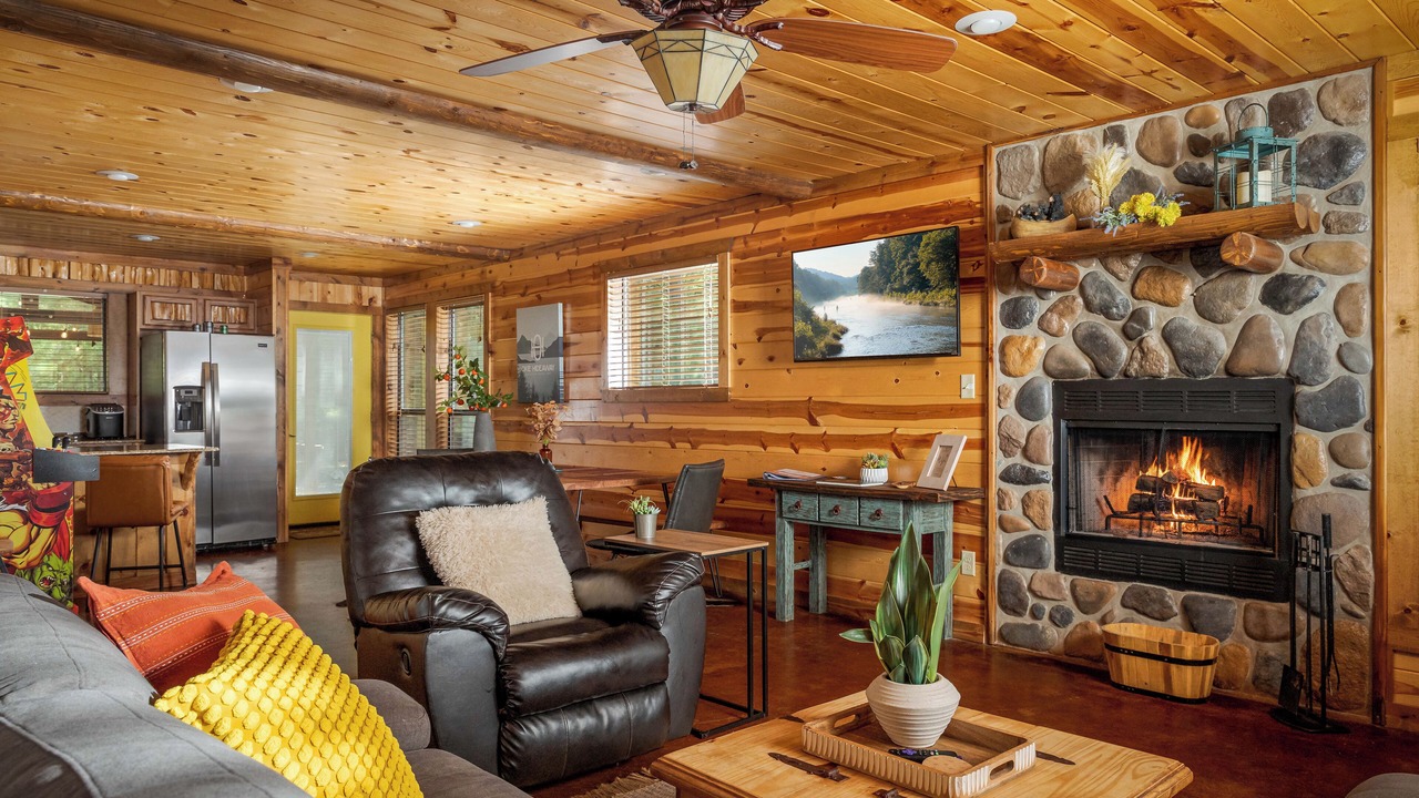 Photo of Livingroom in Hochatown