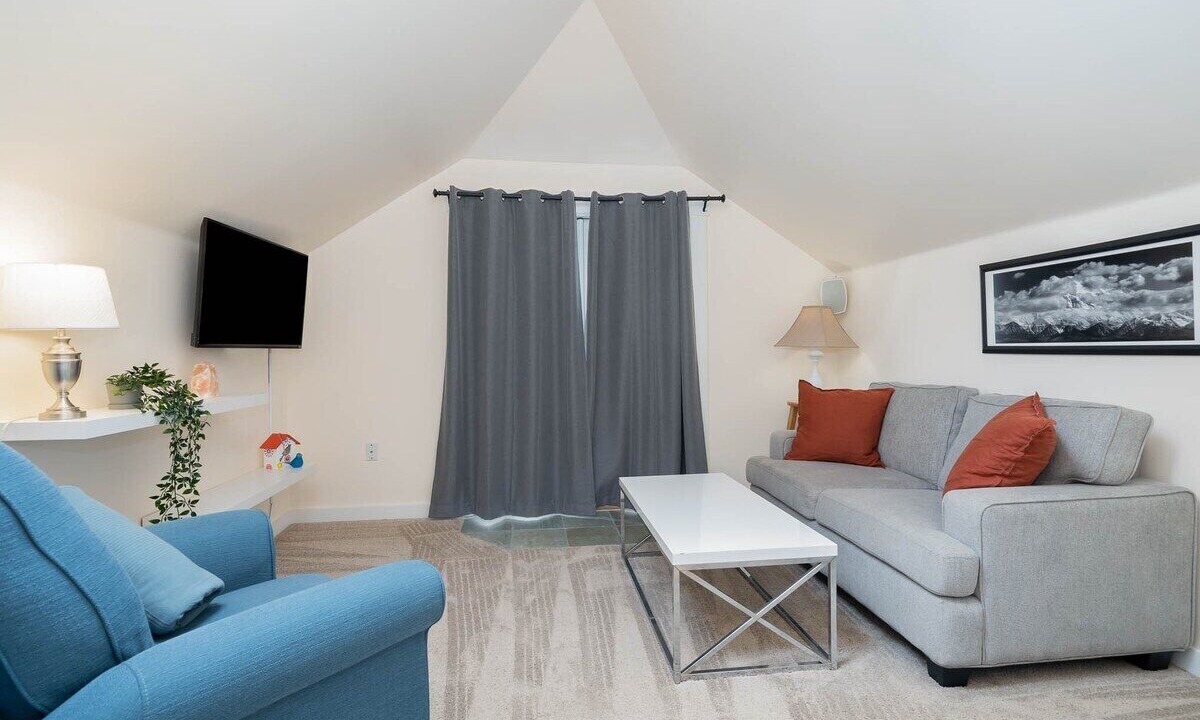 Photo of Livingroom in Wallingford