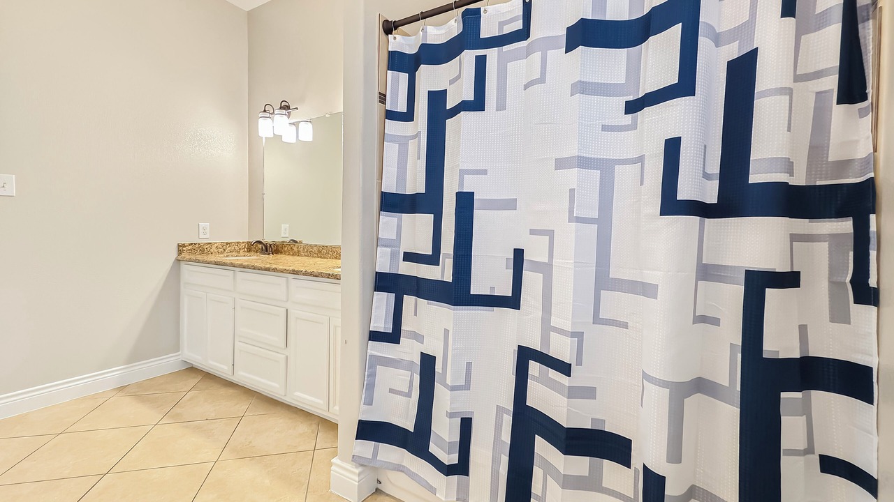 Photo of Bathroom in Cloverleaf