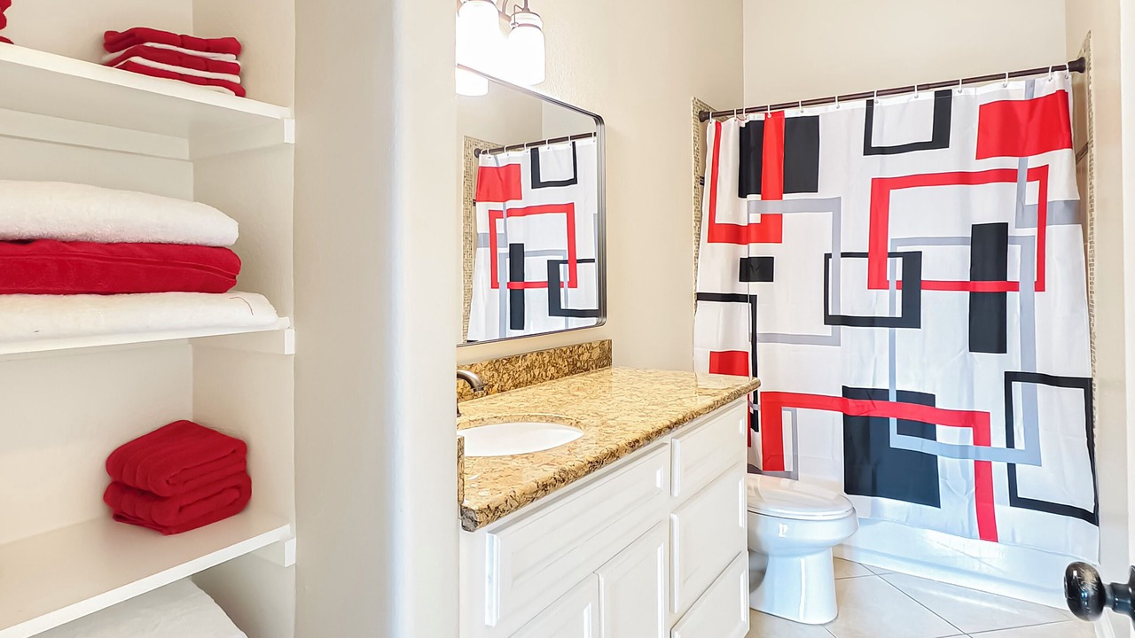 Photo of Bathroom in Cloverleaf