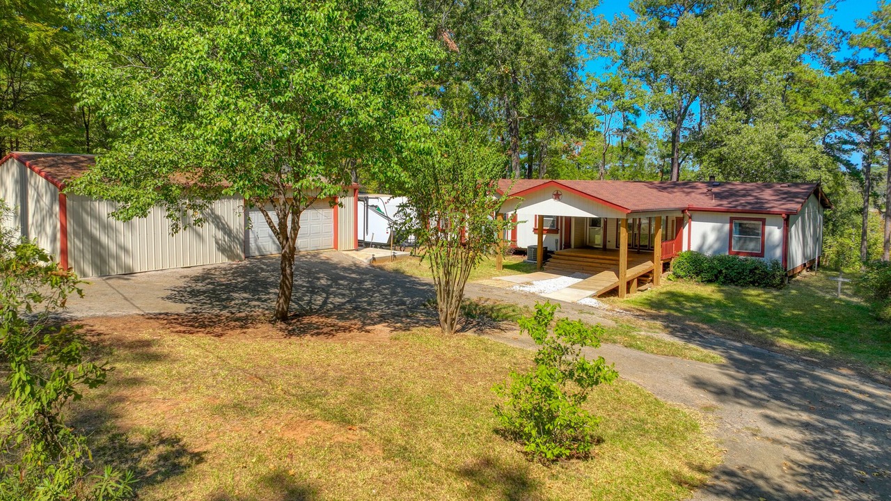 Photo of Outdoor in Broaddus