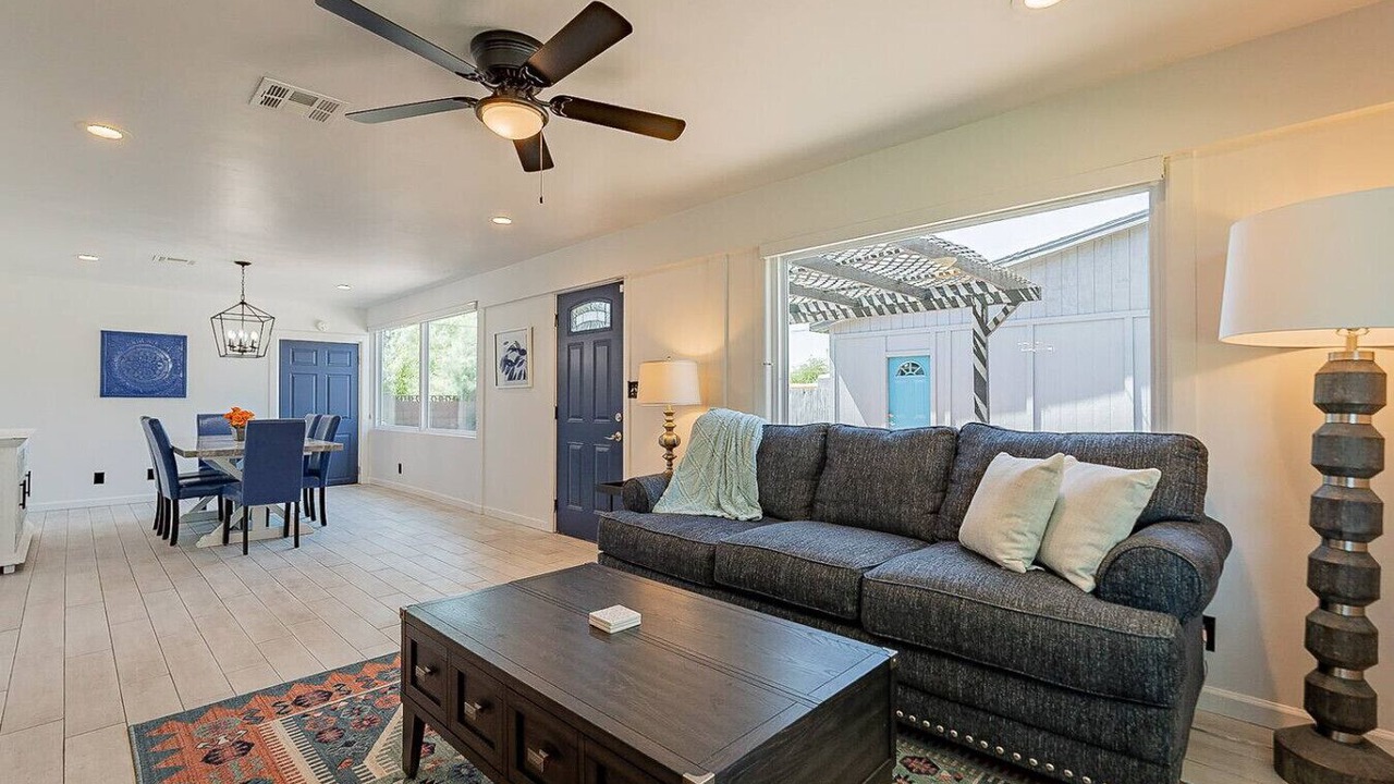 Photo of Livingroom in Chandler
