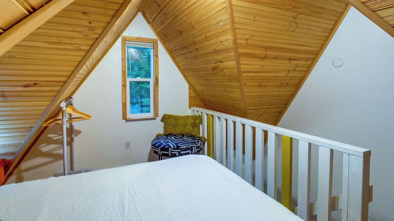 Photo of Bedroom in Hoodsport