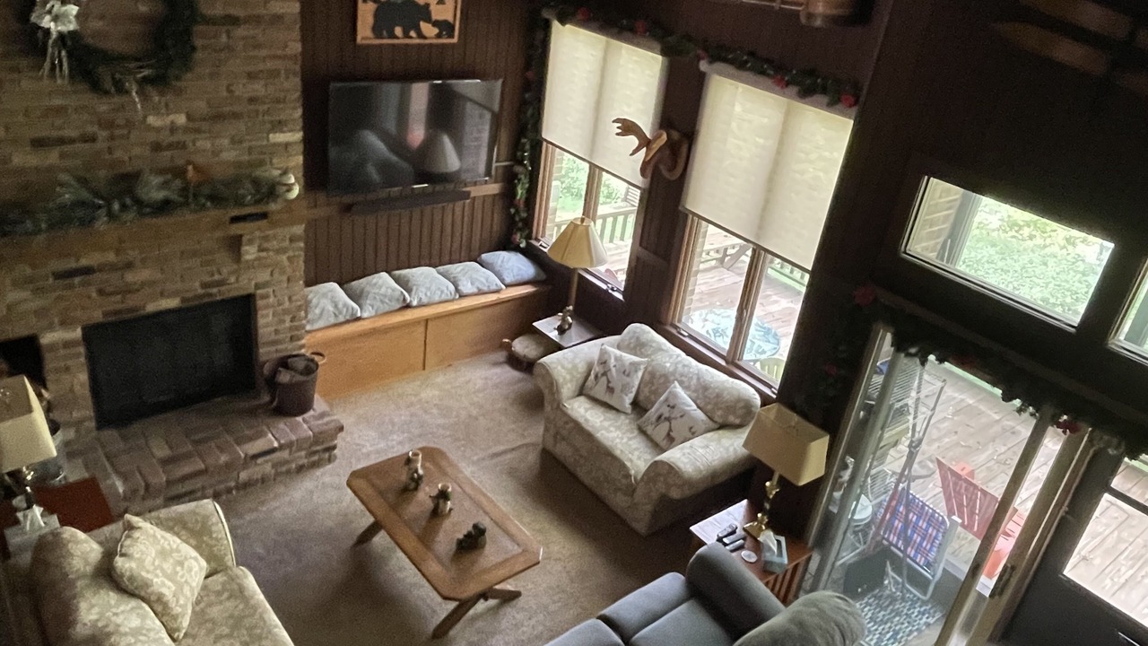 Photo of Livingroom in Seven Springs
