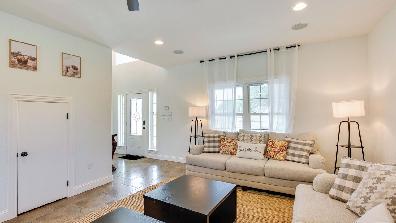 Photo of Livingroom in Wills Point