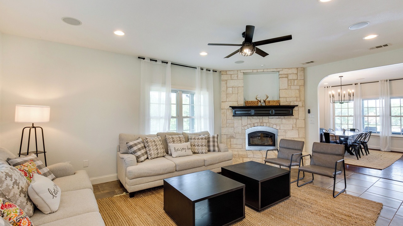 Photo of Livingroom in Wills Point