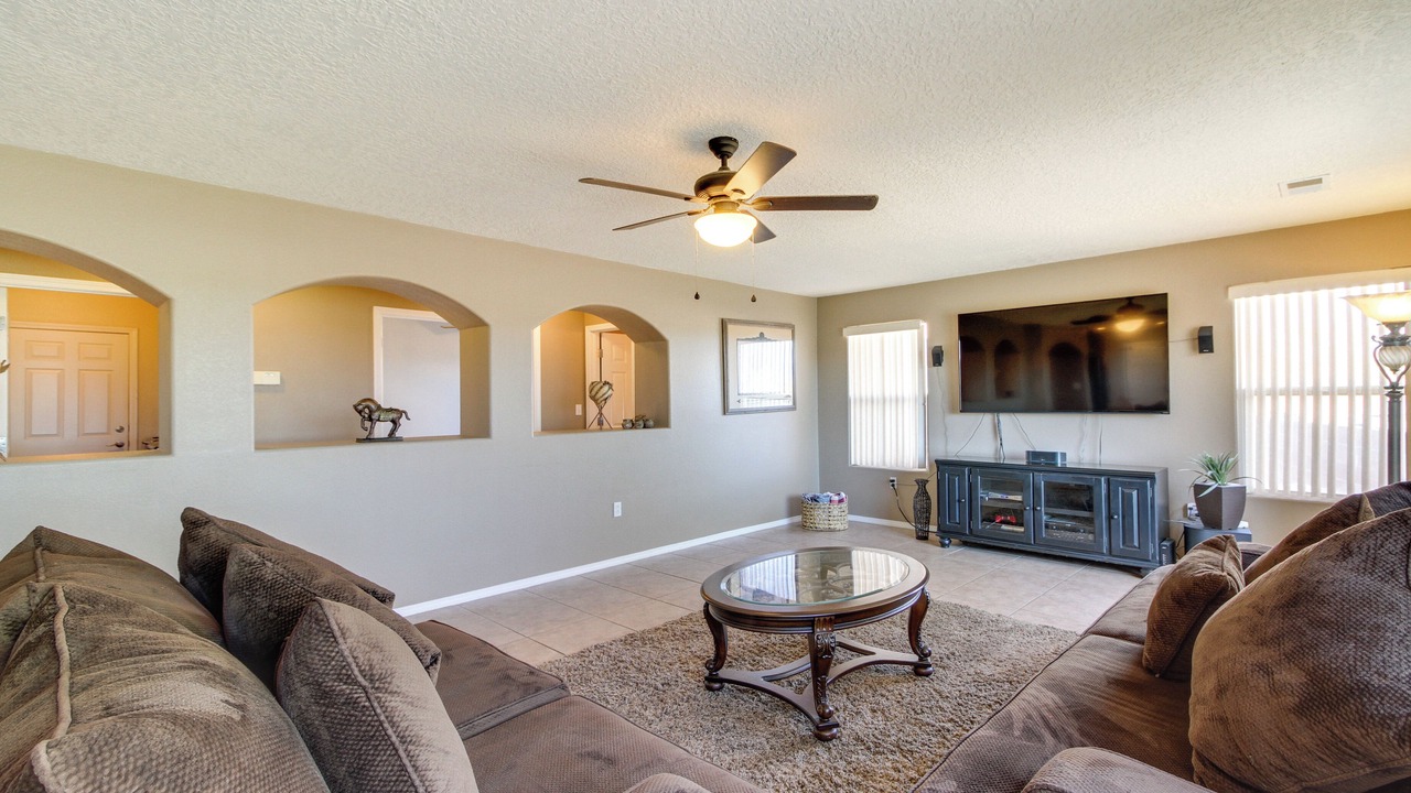 Photo of Livingroom in Los Lunas