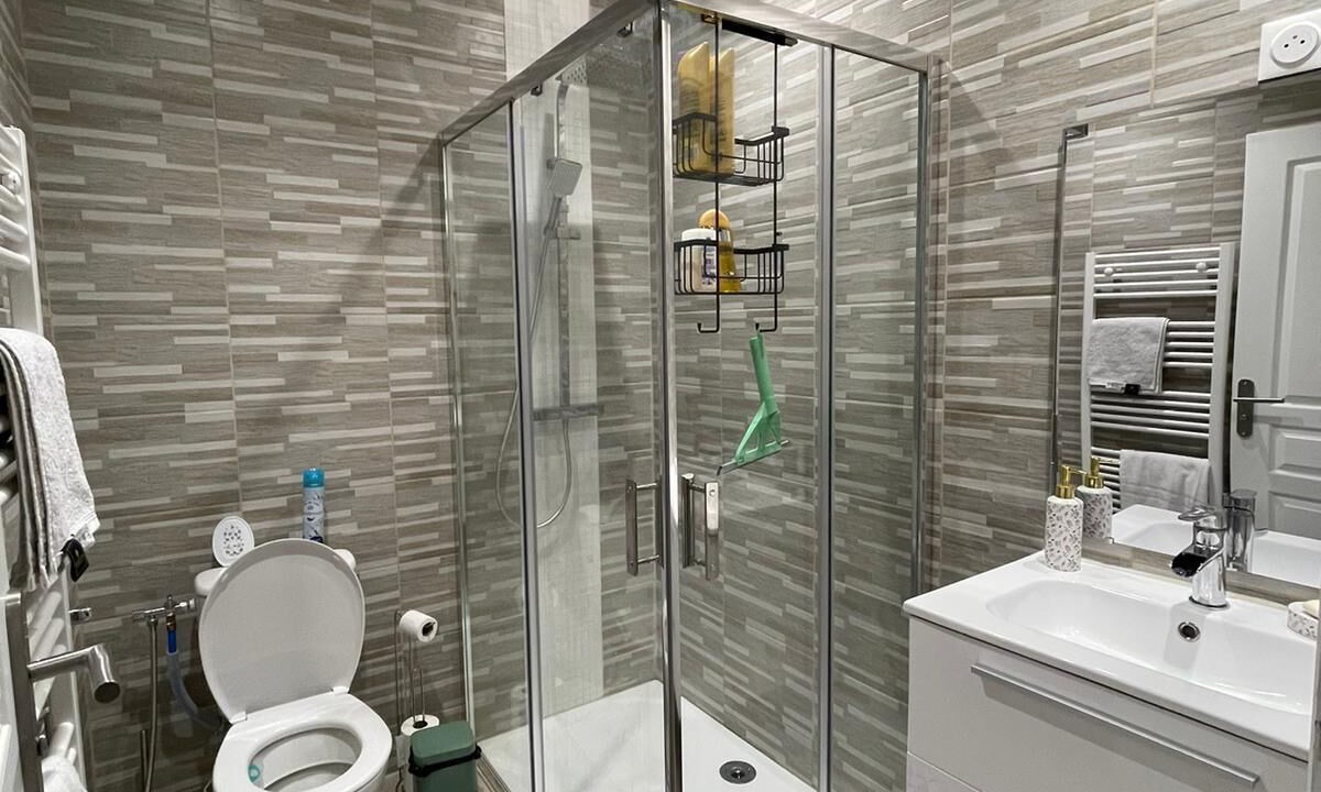 Photo of Bathroom in Le Mans