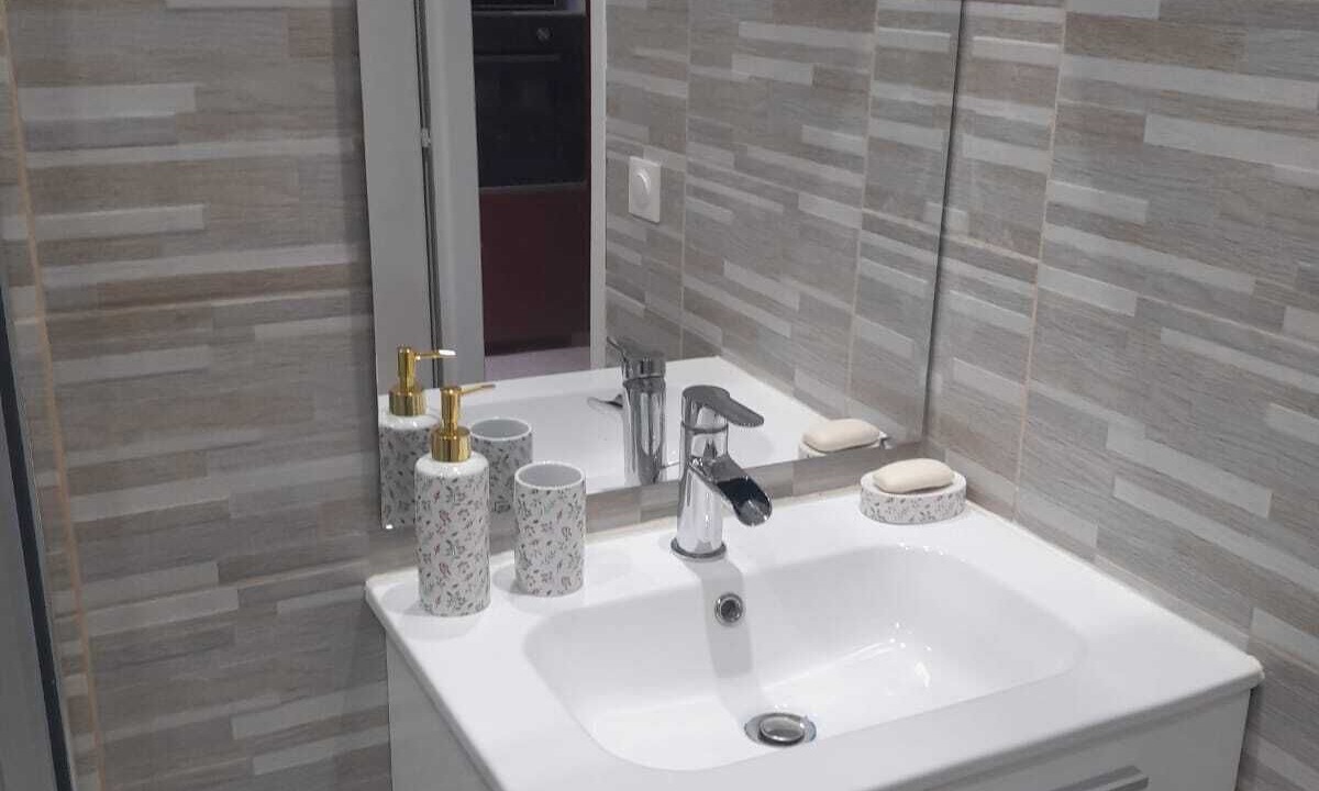 Photo of Bathroom in Le Mans