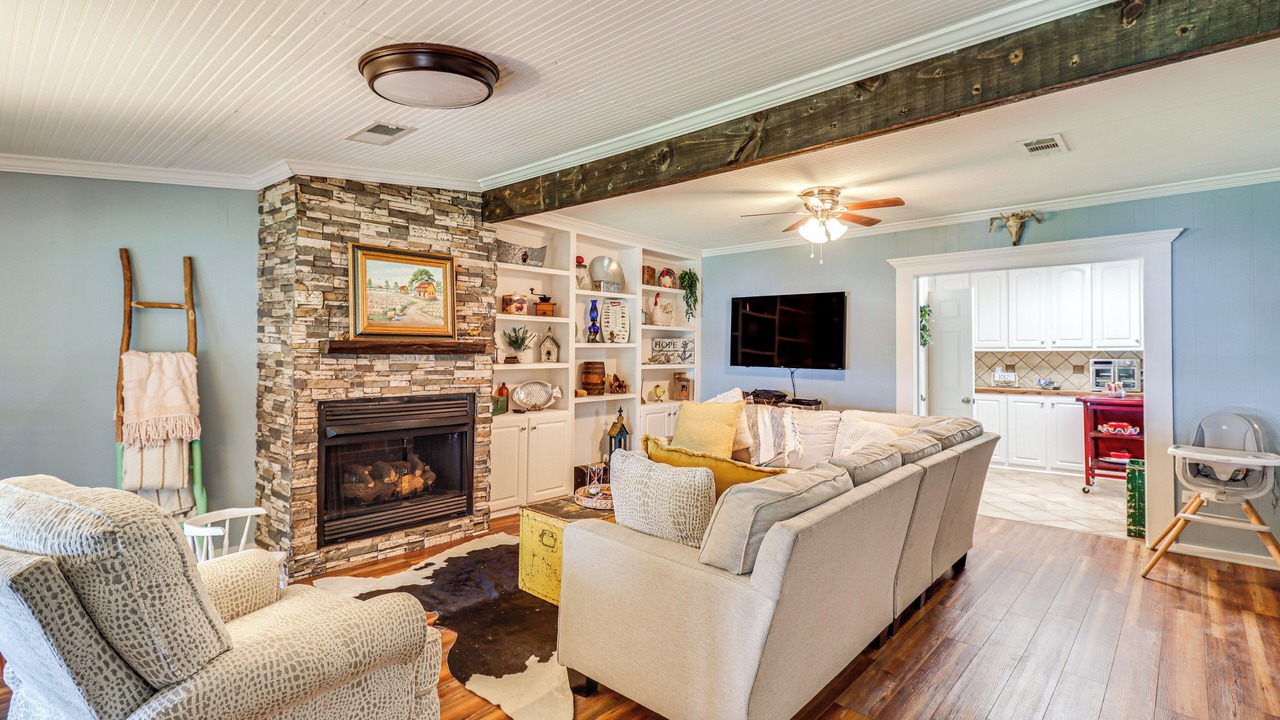 Photo of Bedroom in Jonesville