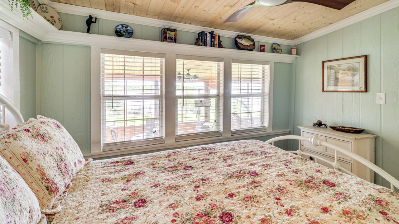Photo of Bedroom in Jonesville