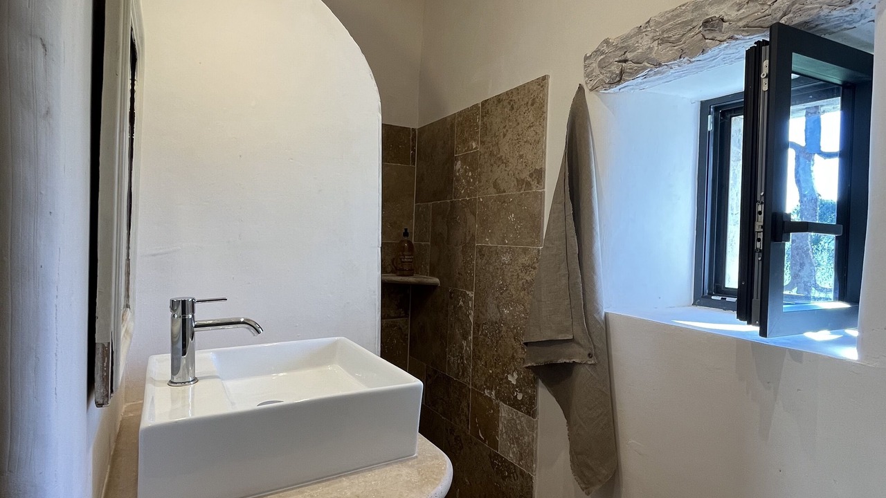 Photo of Bathroom in Montclus