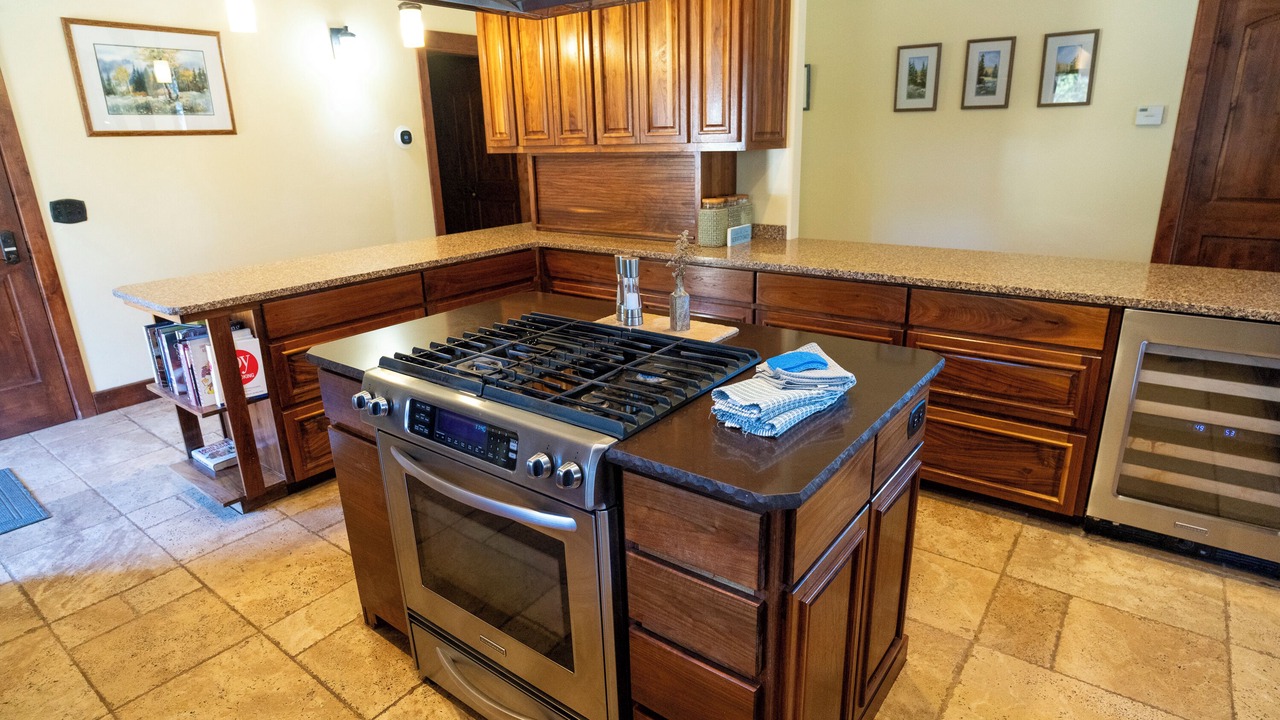 Photo of Kitchen in Cooke City-Silver Gate