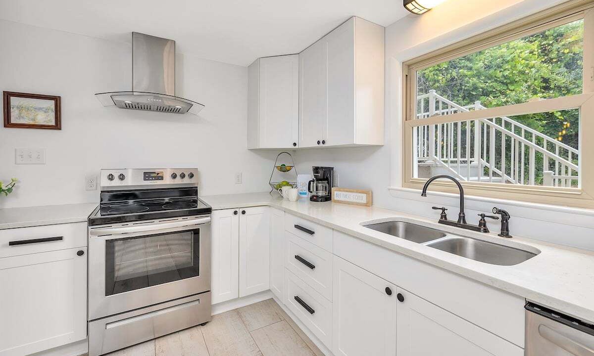 Photo of Kitchen in Jekyll Island