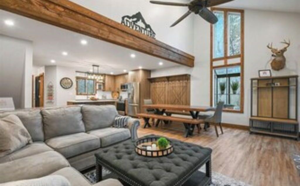 Photo of Livingroom in Tannersville