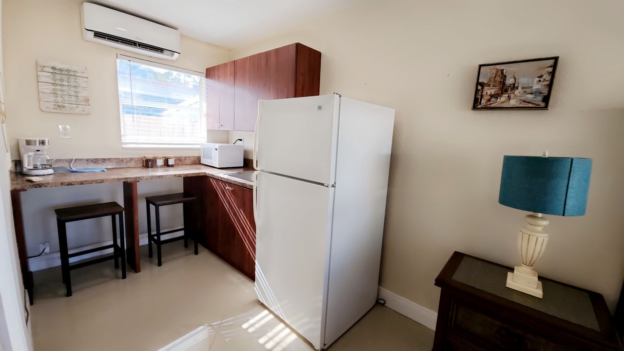 Photo of Kitchen in Central Oakland Park