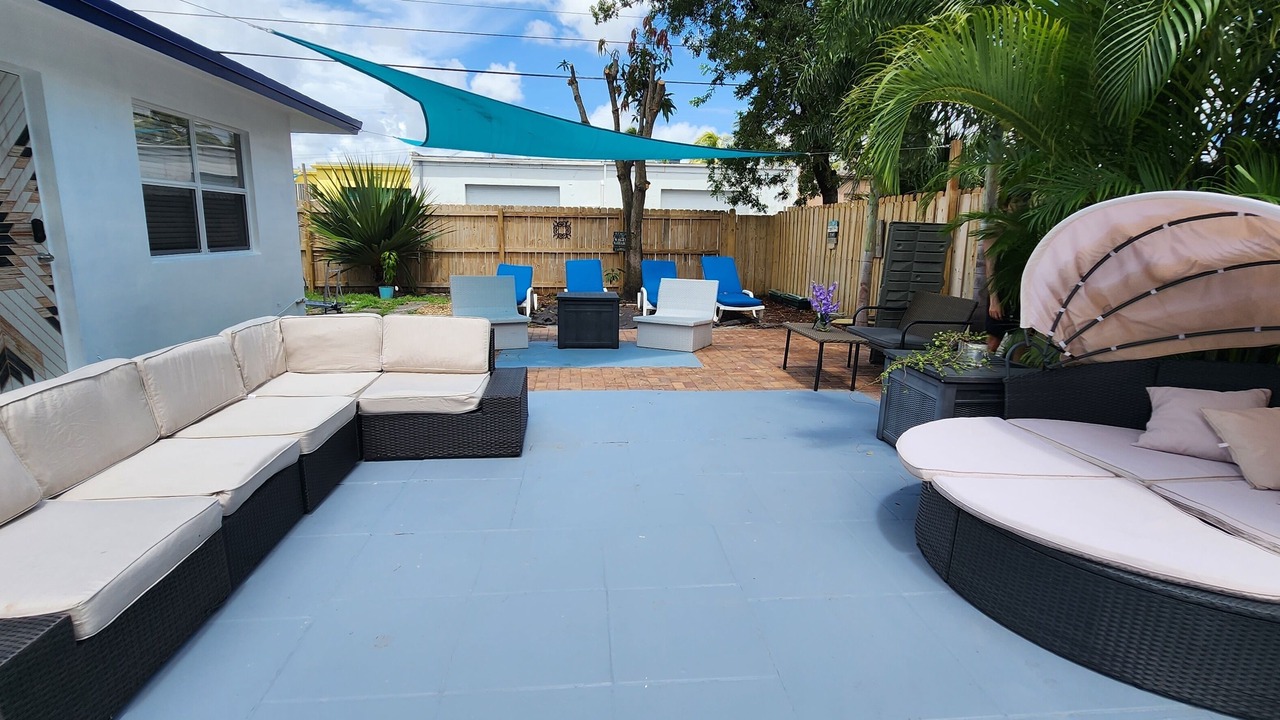 Photo of Patio Balcony in Central Oakland Park