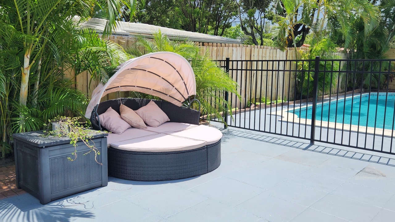 Photo of Patio Balcony in Central Oakland Park