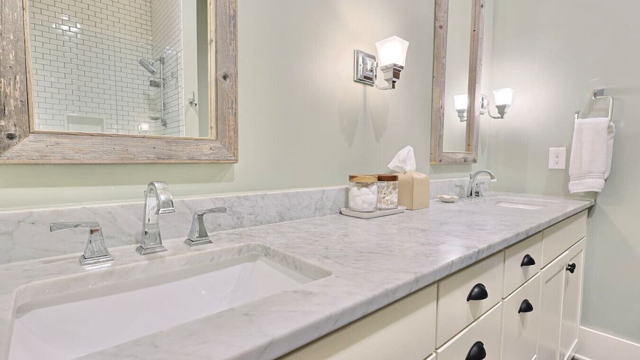 Photo of Bathroom in Downtown Knoxville